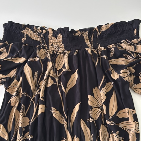 Lauren by Ralph Lauren NWT Black and Beige Off the Shoulder Blouse - Picture 8 of 9